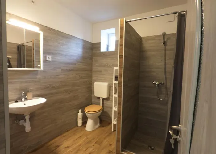Marta Vendeghaz Apartament *
